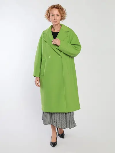 Пальто двубортное свободного кроя зеленого цвета